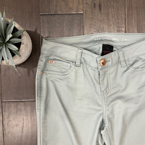 🌸 3/$25 Material Girl | Pants - Picture 3 of 7